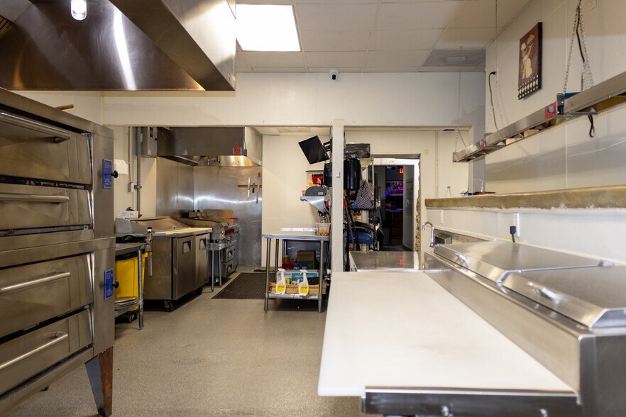 More Photos Of 326 N Chaparral St, Corpus Christi Freestanding For Lease