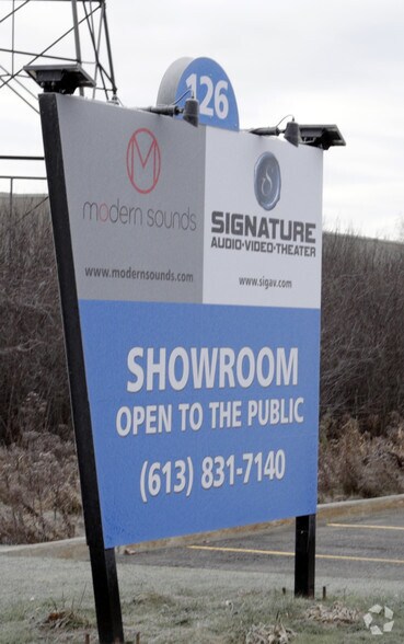 More Photos Of 126 Iber Rd, Ottawa Showroom For Sale