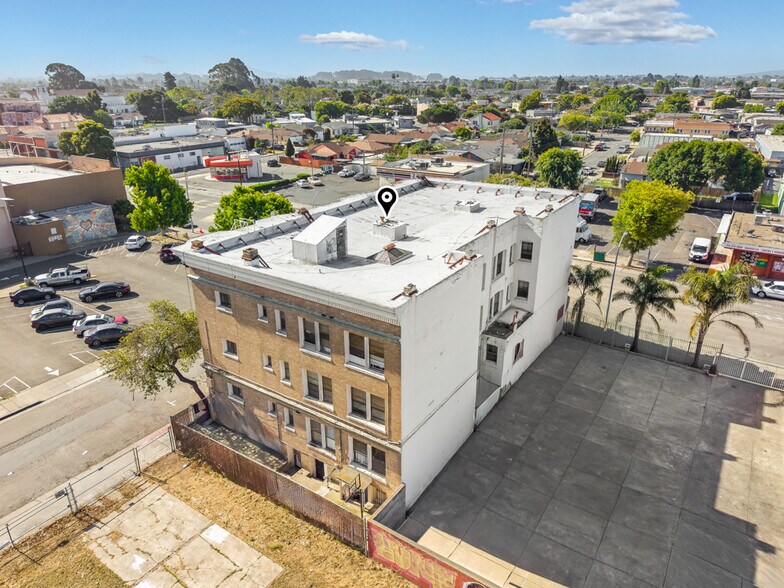 More Photos Of 315 25th St, Richmond Apartments For Sale