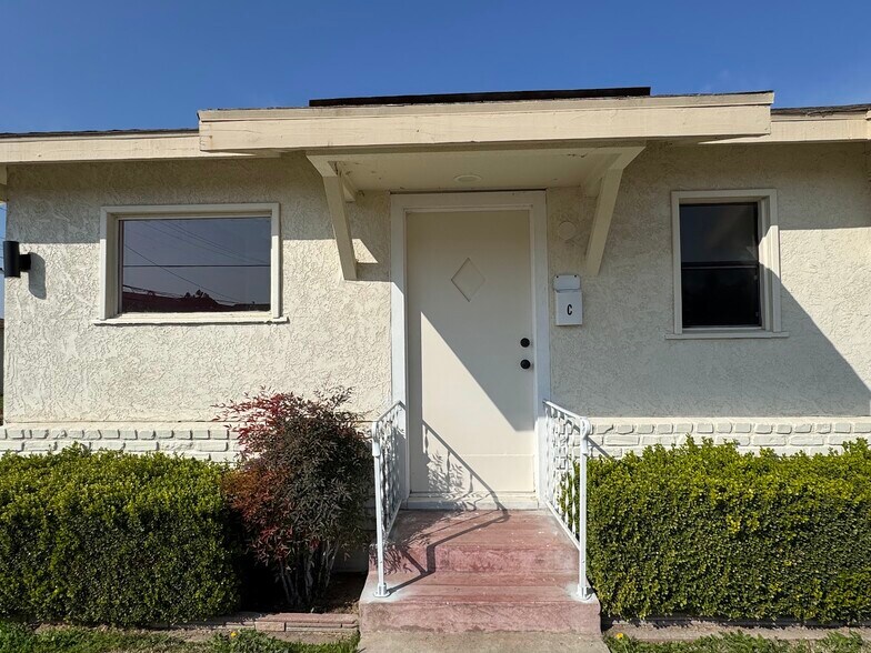 More Photos Of 403 N L St, Dinuba Medical For Lease