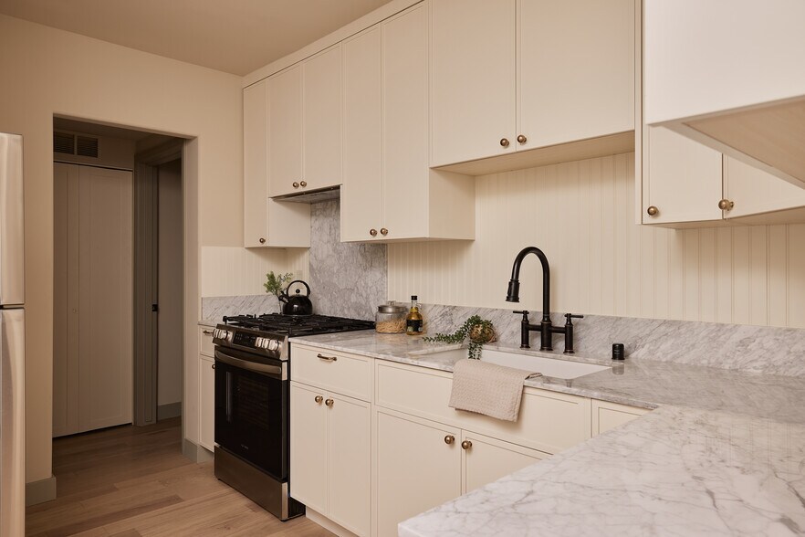 More Photos Of 1434 McDuff St, Los Angeles Apartments For Sale