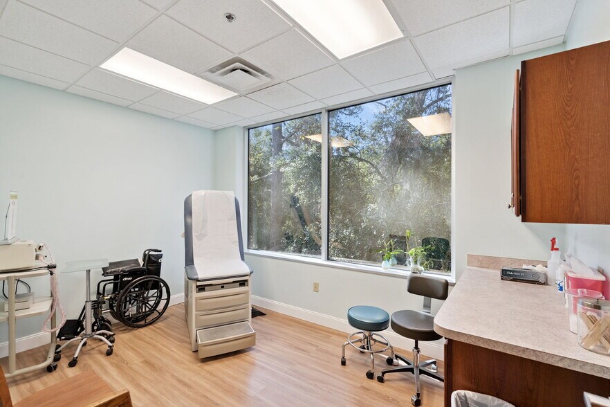 More Photos Of 7560 Red Bug Lake Rd, Oviedo Medical For Sale