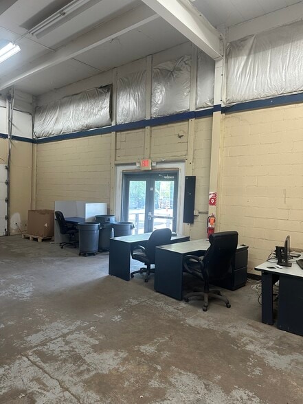 More Photos Of 3114 William Flynn Hwy, Glenshaw Warehouse For Lease