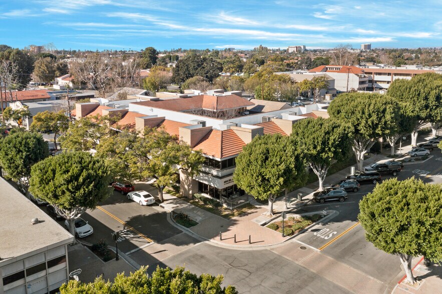 More Photos Of 250 El Camino Real, Tustin Office For Lease