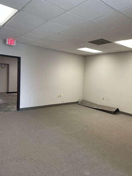 More Photos Of 7343 W Friendly Ave, Greensboro Light Distribution For Lease