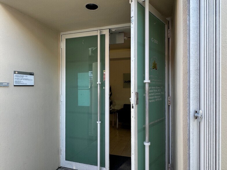 More Photos Of 7800 SW 87th Ave, Miami Medical For Lease