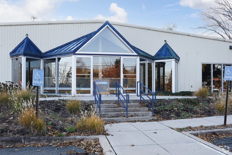 More Photos Of 404 Route 31, Lambertville Showroom For Lease