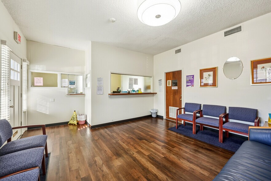 More Photos Of 2585 Herschel St, Jacksonville Office For Sale