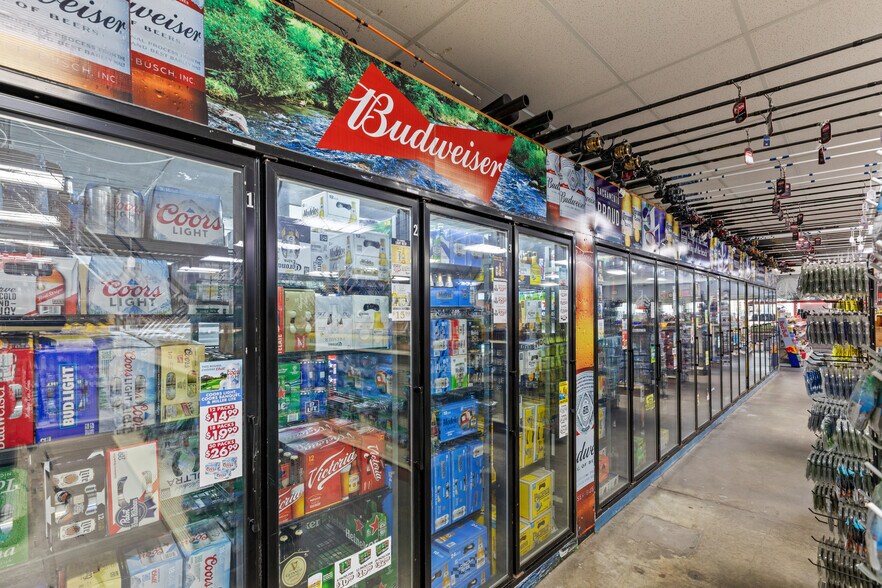 More Photos Of 8101 Freeport Blvd, Sacramento Storefront For Sale