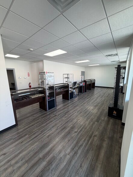 More Photos Of 8018 S Welby Park Dr, West Jordan Warehouse For Sale