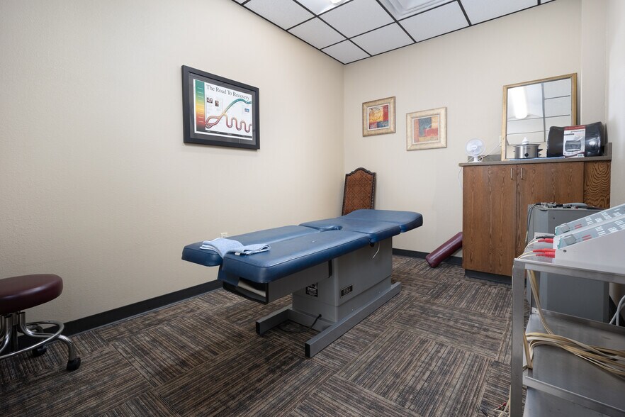 More Photos Of 4200 Carriage Way, Weatherford Medical For Lease