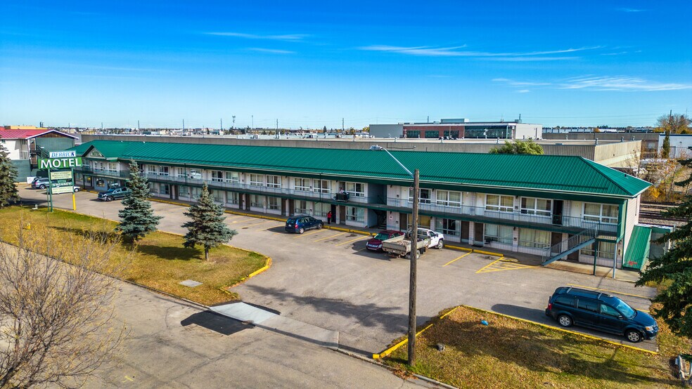 More Photos Of 3925 Gateway Blvd NW, Edmonton Hotel For Sale