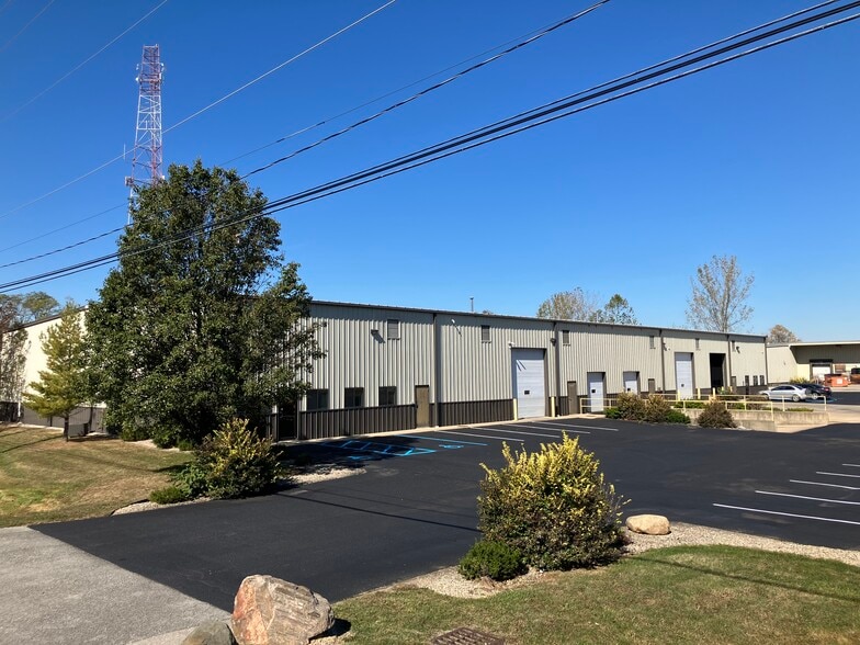 More Photos Of 770 Andico Rd, Plainfield Warehouse For Lease