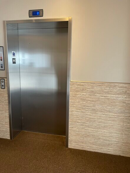 More Photos Of 1095 Main St, Springfield Office For Lease