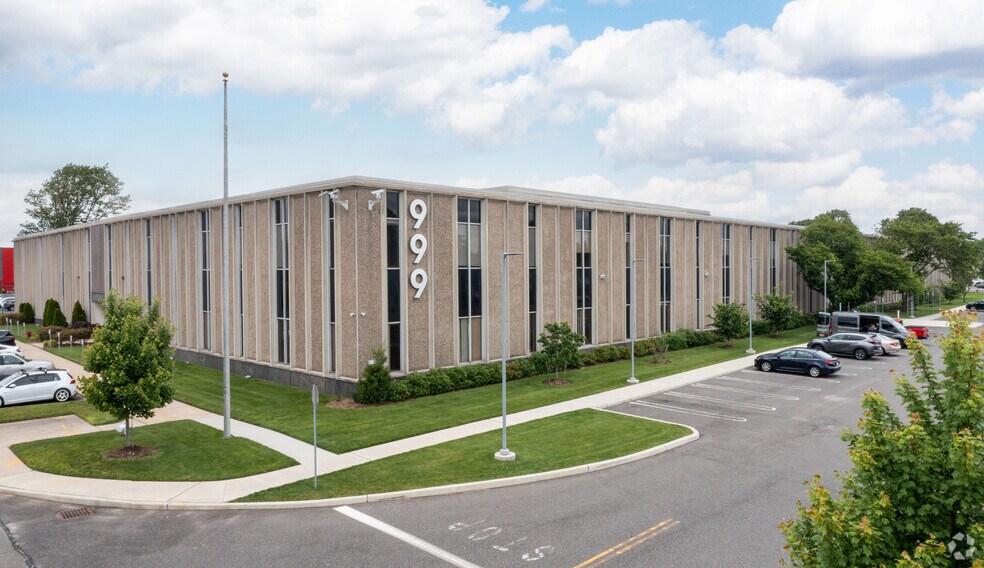 More Photos Of 999 Stewart Ave, Bethpage Office For Lease