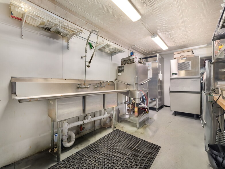 More Photos Of 553 County Road 94, Hankins Restaurant For Sale