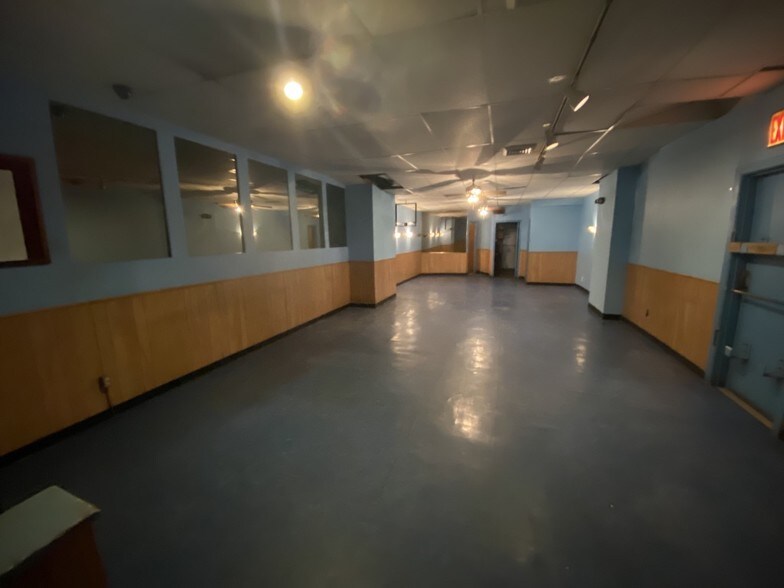 More Photos Of 6054 Fresh Pond Rd, Maspeth Storefront Retail Residential For Sale