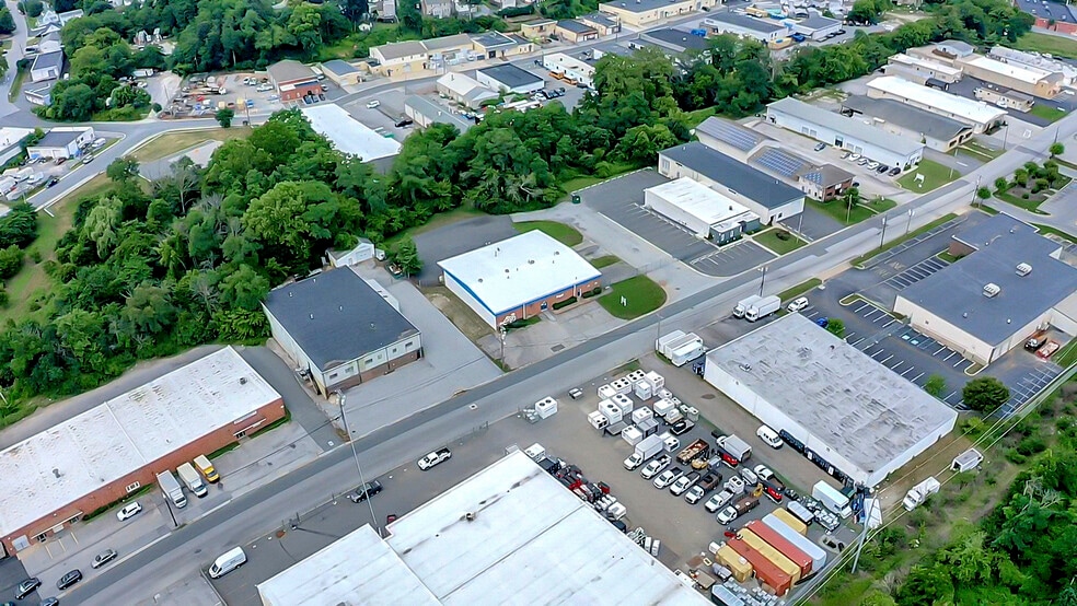 More Photos Of 22 Germay Dr, Wilmington Manufacturing For Lease