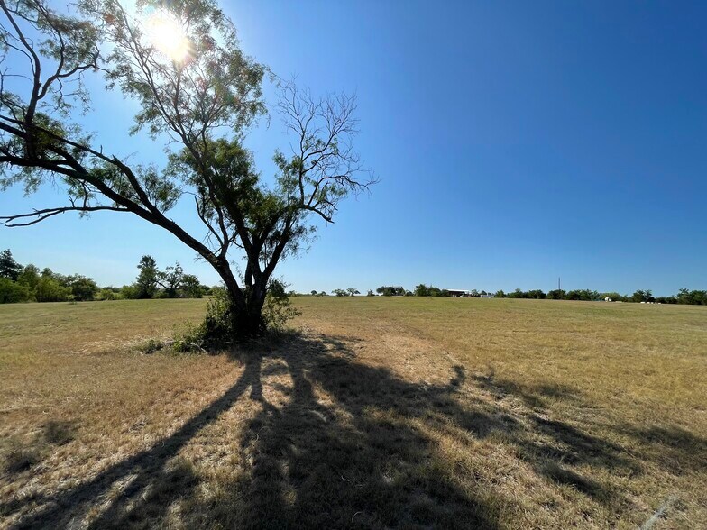 More Photos Of 6909 Wolf Lane, Del Valle Land For Sale