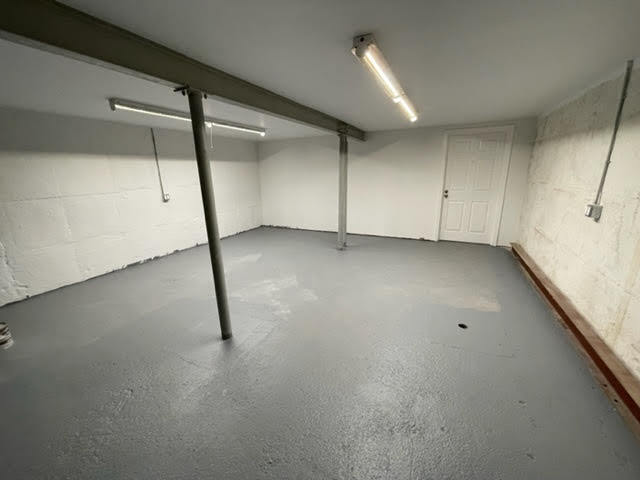 More Photos Of 7111 Grand Ave, Maspeth General Retail For Lease