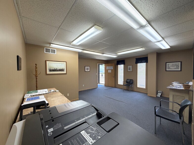 More Photos Of 305 N Mason St, Carrollton Office For Sale