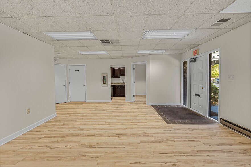 More Photos Of 35-37 Tamarack Cir, Skillman Medical For Lease