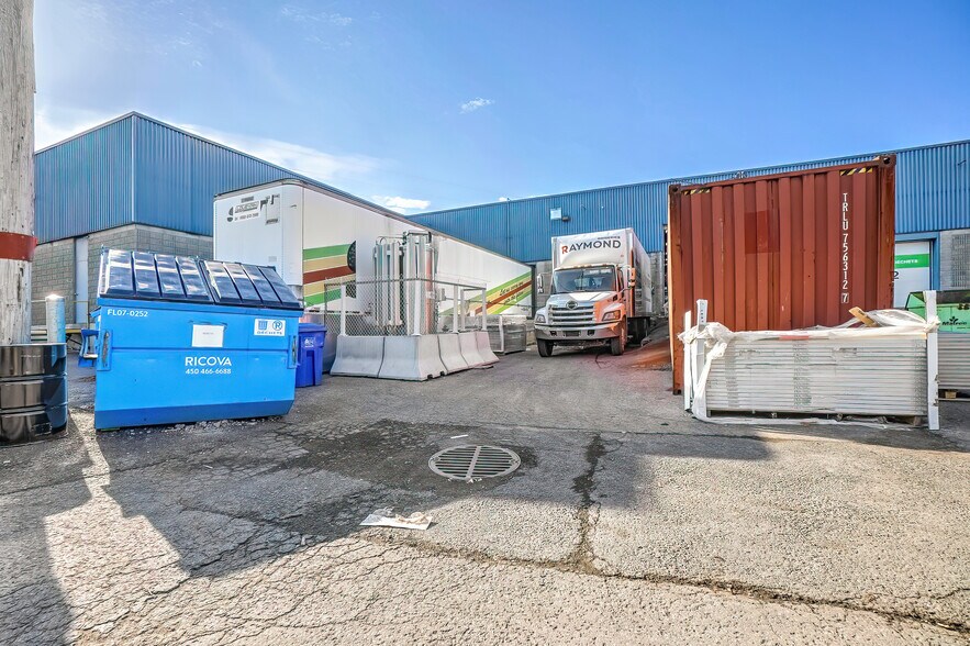 More Photos Of 1390 Rue Newton, Boucherville Flex For Lease