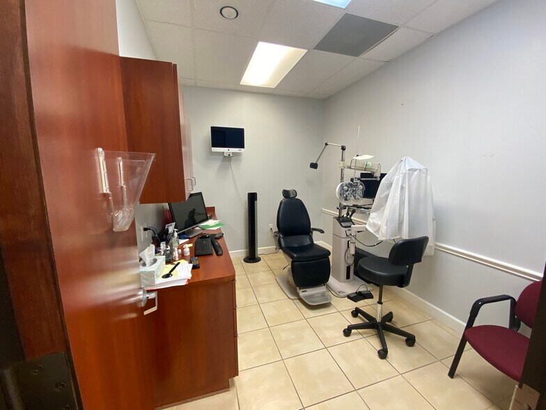 More Photos Of 3531 S Town Center Blvd, Sugar Land Medical For Lease