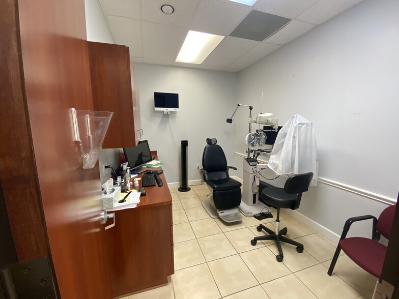More Photos Of 3531 S Town Center Blvd, Sugar Land Medical For Lease