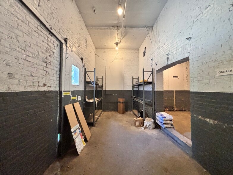 More Photos Of 30 Lenox St, New Haven Warehouse For Lease