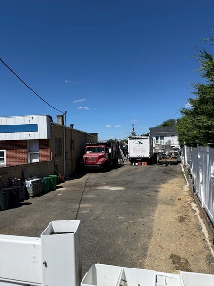 More Photos Of 3359 Merrick Rd, Wantagh Service Station For Sale