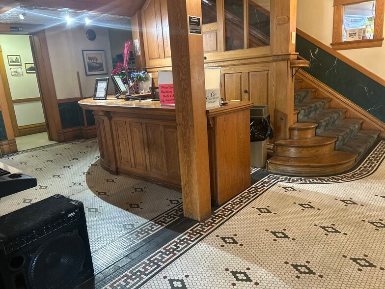 More Photos Of 102 Elkader St, Strawberry Point Hotel For Sale