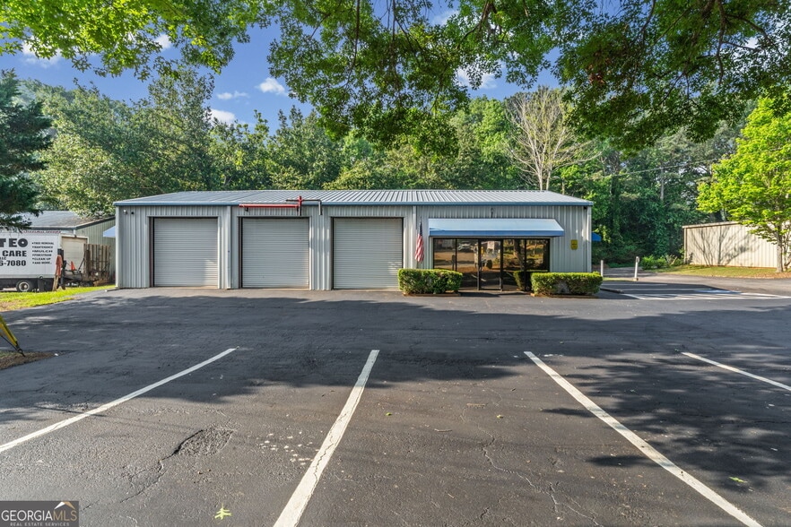 More Photos Of 12 Tower Pl, Newnan Service For Lease