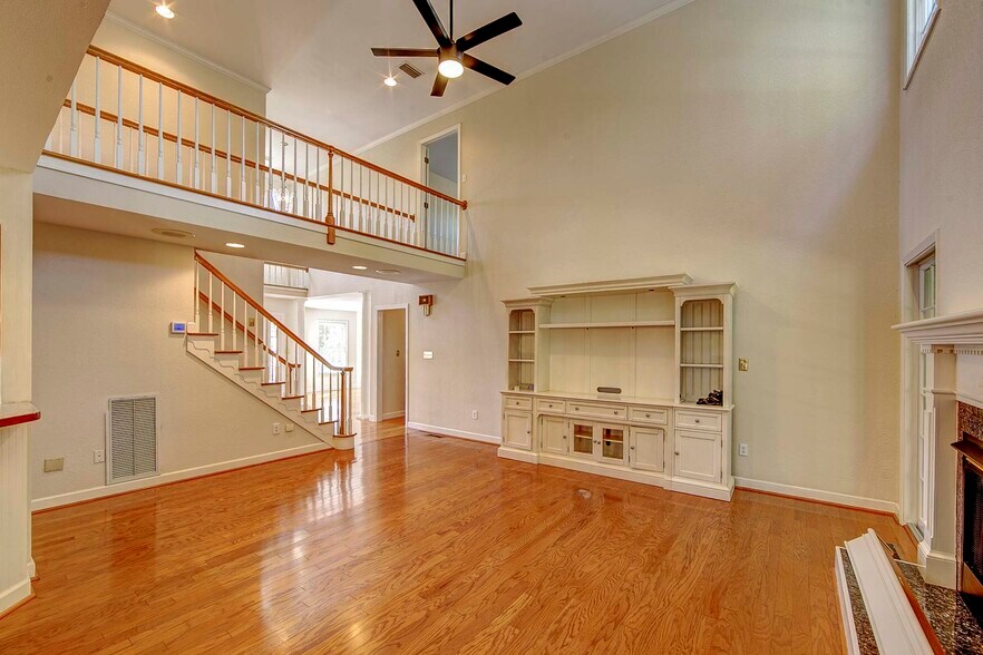 More Photos Of 113 Robert Bruce dr, Manteo Flex For Sale