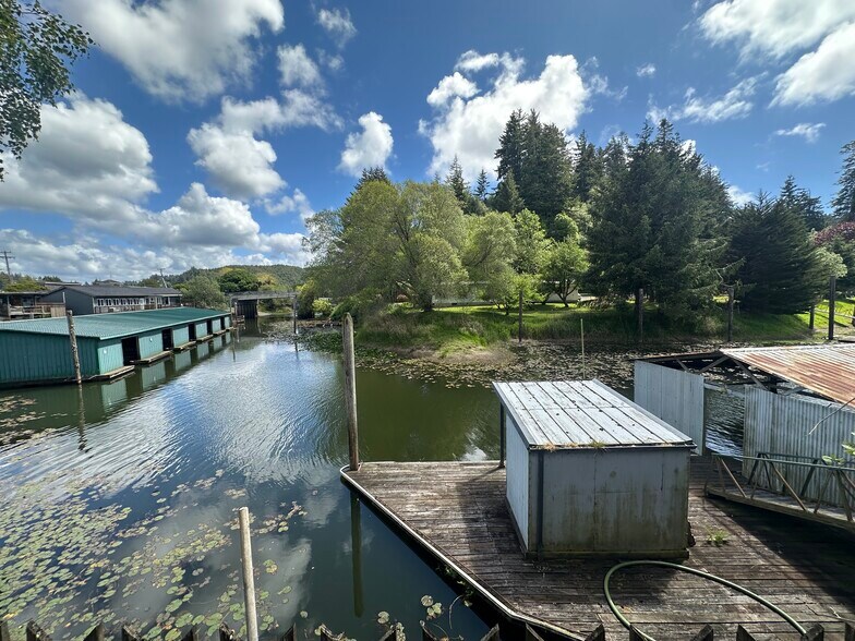 More Photos Of 703 Park Ave, Lakeside Specialty For Sale