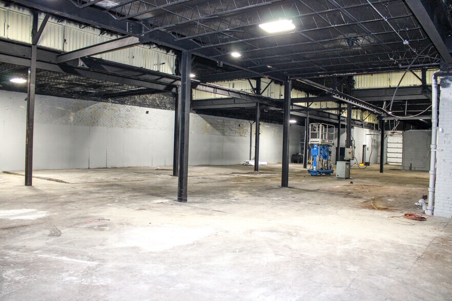 More Photos Of 5143 Bellevue St, Detroit Distribution For Sale