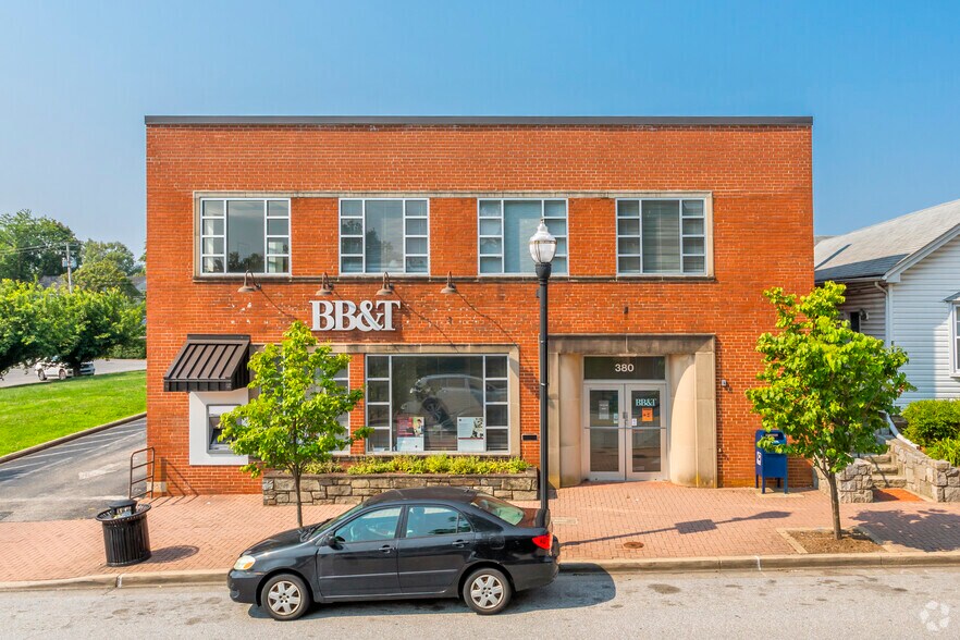 More Photos Of 380 Main St, Laurel Bank For Sale