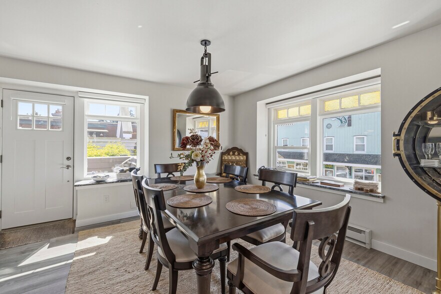 More Photos Of 101-107 S 1st St, La Conner Storefront For Sale