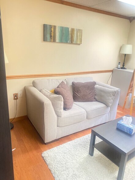 More Photos Of 408 S Crain Hwy, Glen Burnie Medical For Lease