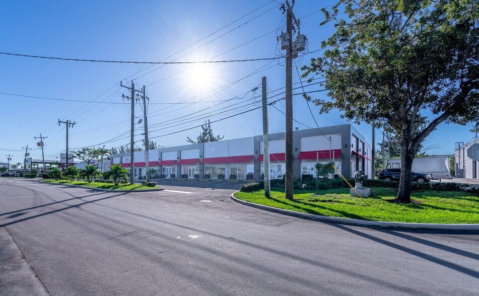 More Photos Of 7850 NW 32nd St, Doral Storefront For Lease