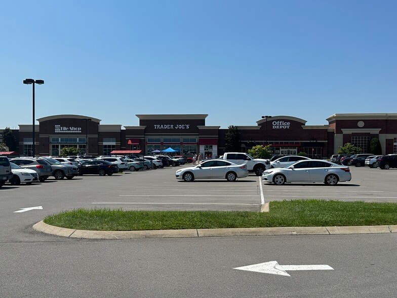 More Photos Of 535-555 Cool Springs Blvd, Franklin Unknown For Lease