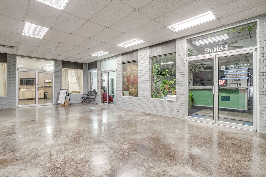 More Photos Of 1481 W South Loop, Stephenville General Retail For Sale