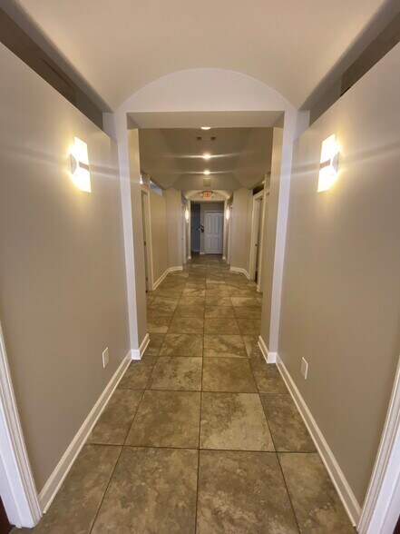 More Photos Of 4007-4025 Pontchartrain Dr, Slidell Storefront Retail Office For Lease