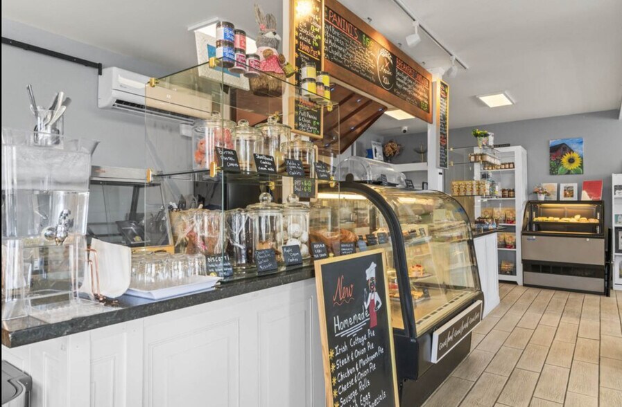 More Photos Of 357 W Main St, Searsport Freestanding For Sale