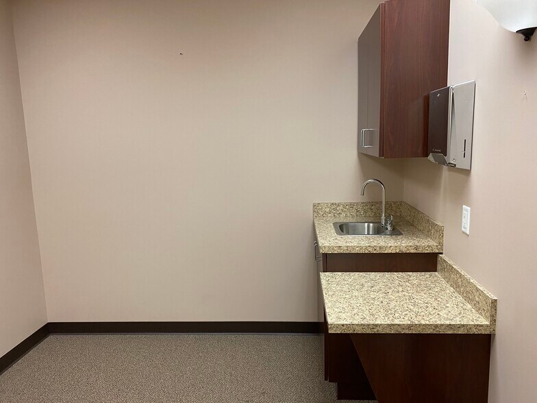 More Photos Of 1500 Oglethorpe Ave, Athens Medical For Lease