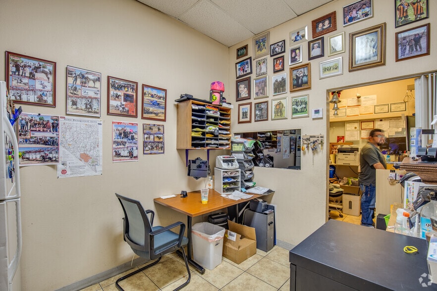 More Photos Of 2520 S Eastern Ave, Las Vegas Freestanding For Sale