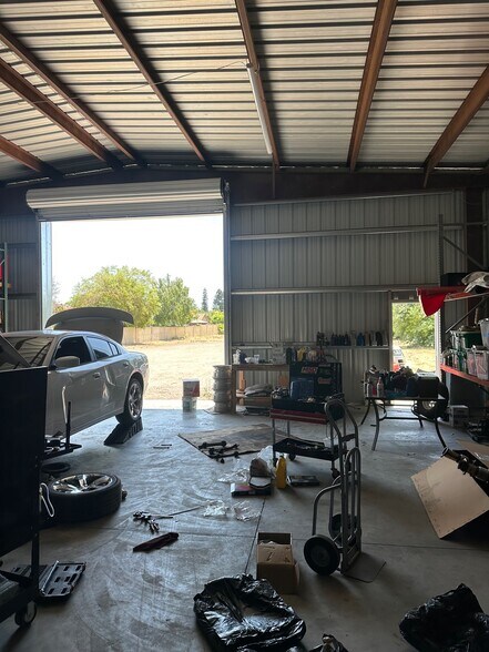 More Photos Of 352-360 W Kentucky Ave, Woodland Warehouse For Sale