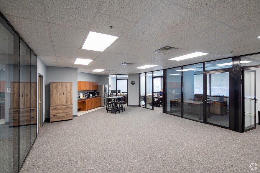 More Photos Of 8 Neshaminy Interplex, Trevose Office For Lease