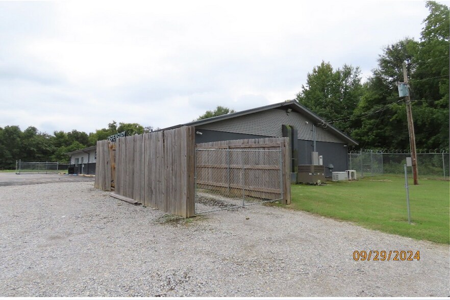 More Photos Of 2000 Martin Luther King Jr Dr, Helena Drugstore For Sale