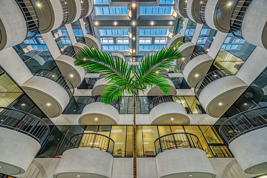 More Photos Of 1880 Dairy Ashford Rd, Houston Office For Lease